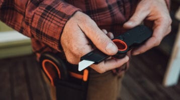 Slice knife in hands